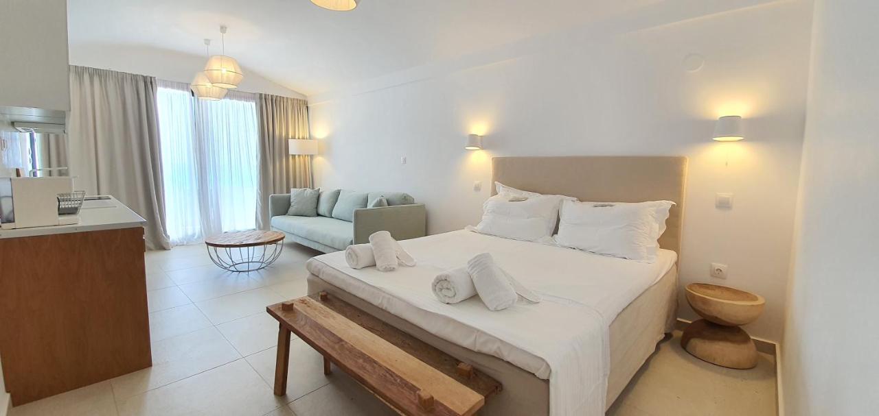 Thea Suites Nea Kallikrateia 外观 照片