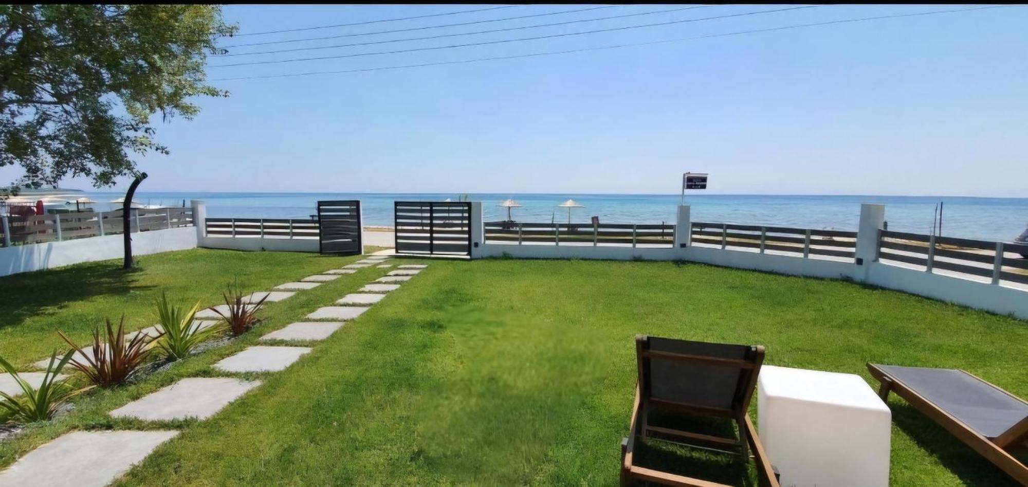 Thea Suites Nea Kallikrateia 外观 照片