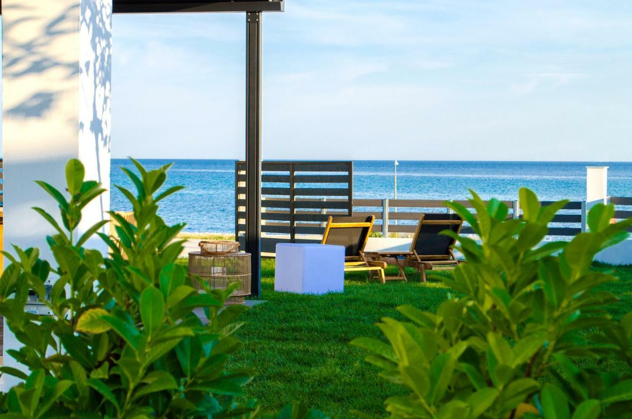 Thea Suites Nea Kallikrateia 外观 照片