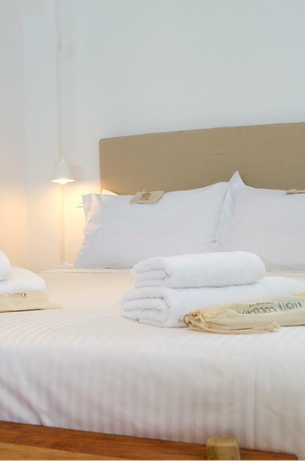 Thea Suites Nea Kallikrateia 外观 照片
